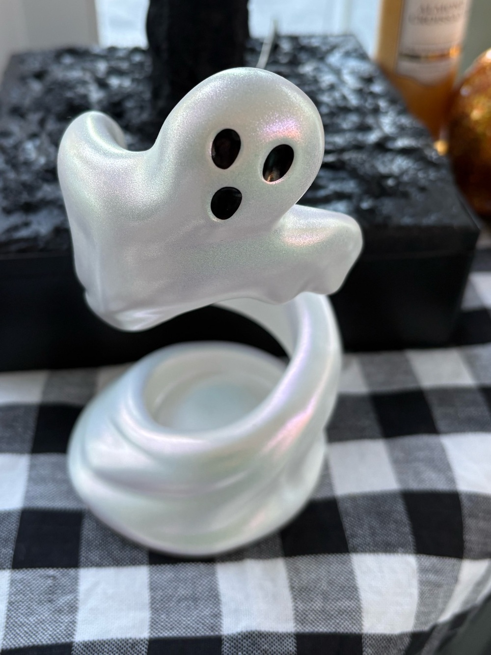 Bath & Body Works Twisting Ghost Pearlescent White Body Mist Holder